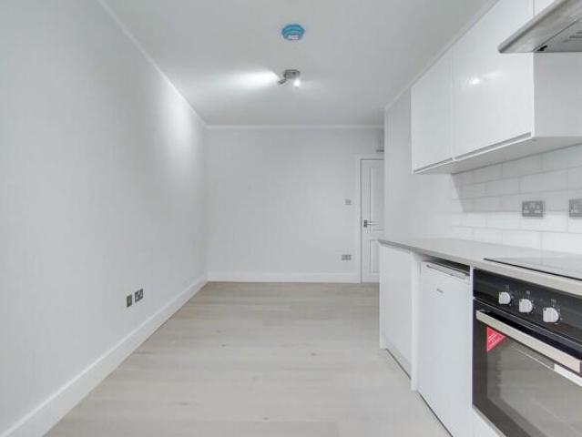 Studio for rent in Cat Hill