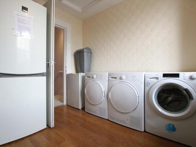 Studio for rent in Cat Hill