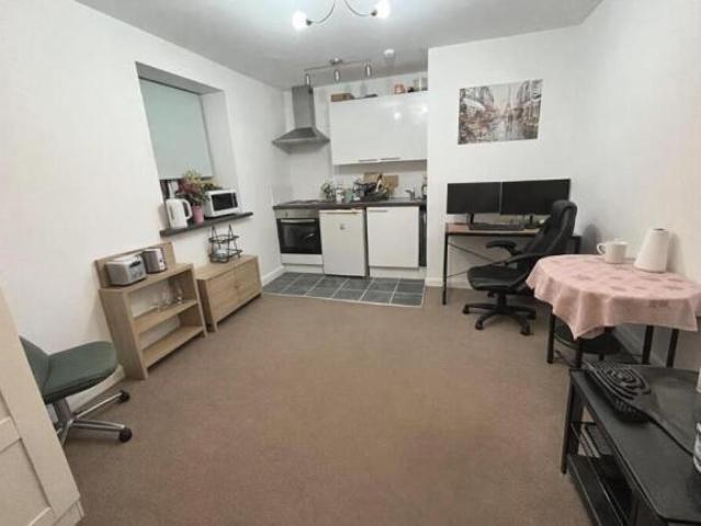 Studio for rent in Worthing, West Sussex