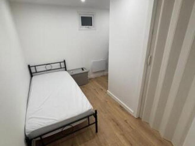 Studio for rent in Grays, Essex