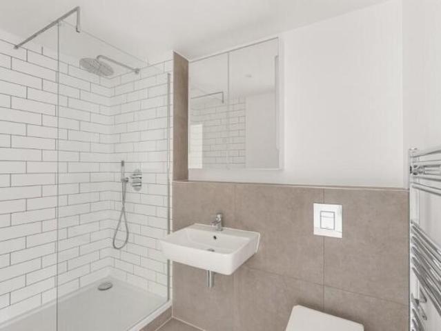 Studio for rent in Cat Hill