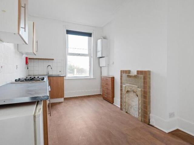 Studio for rent in Cat Hill