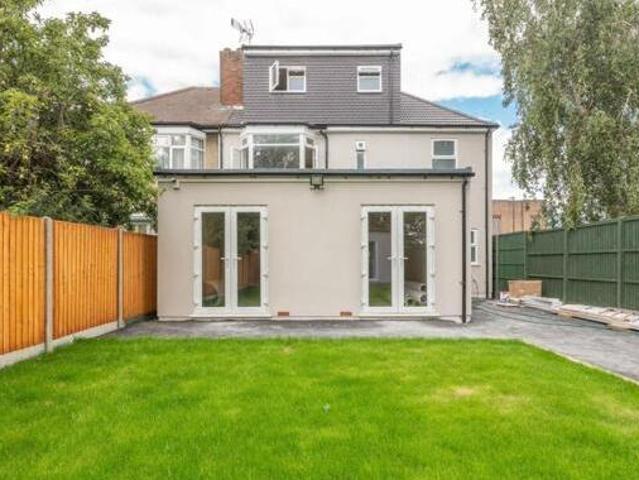 House for rent in London Borough of Ealing, Greenford