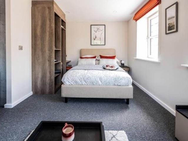 Studio for rent in West Midlands