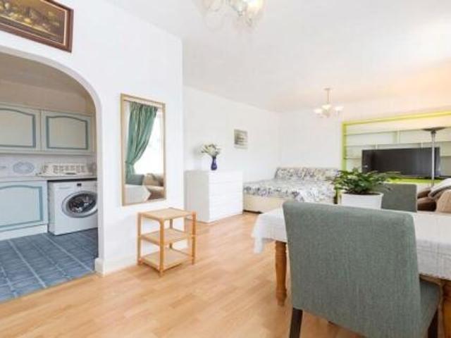 Studio for rent in Cat Hill