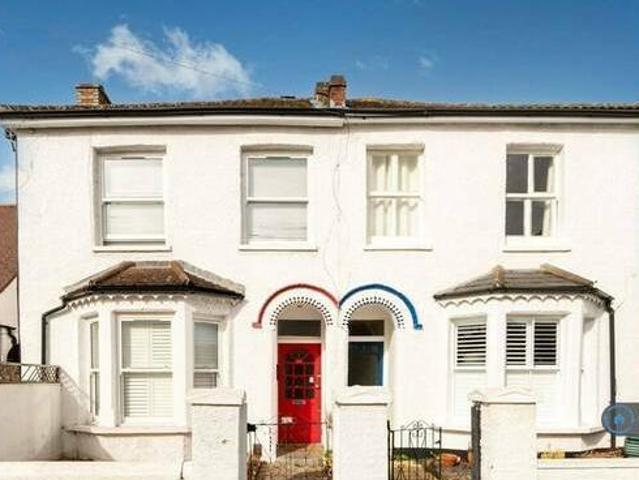House for rent in Surrey