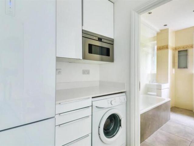 Studio for rent in Cat Hill
