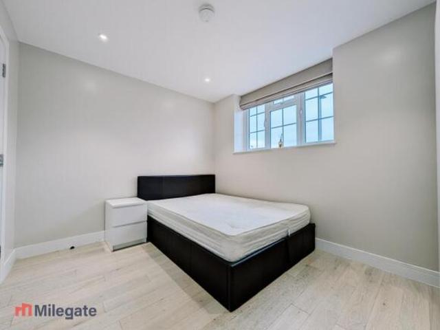 Studio for rent in Cat Hill
