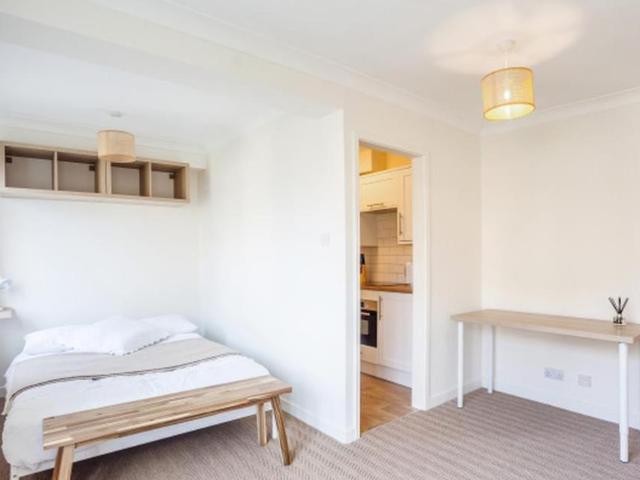 Studio for rent in St John's Wood