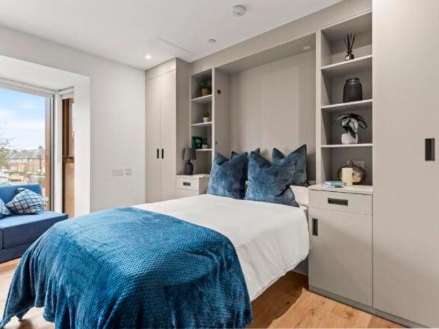Studio for rent in Cat Hill