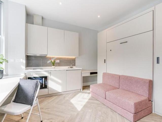 Studio for rent in Cat Hill