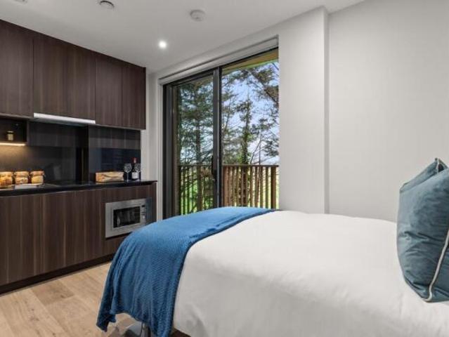 Studio for rent in Cat Hill