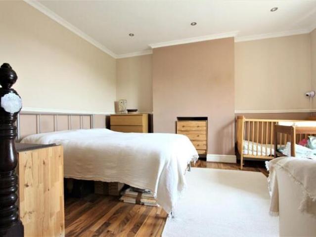 Studio for rent in Cat Hill