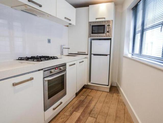 Studio for rent in Cat Hill