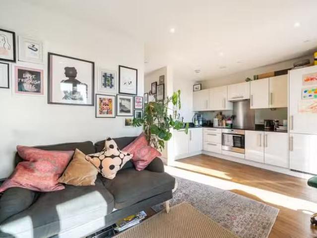 House for rent in London Borough of Brent, Greater London