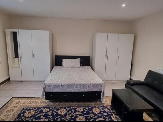 Studio for rent in Hayes
