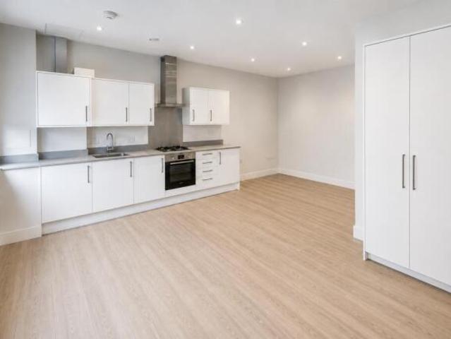 Studio for rent in Slough