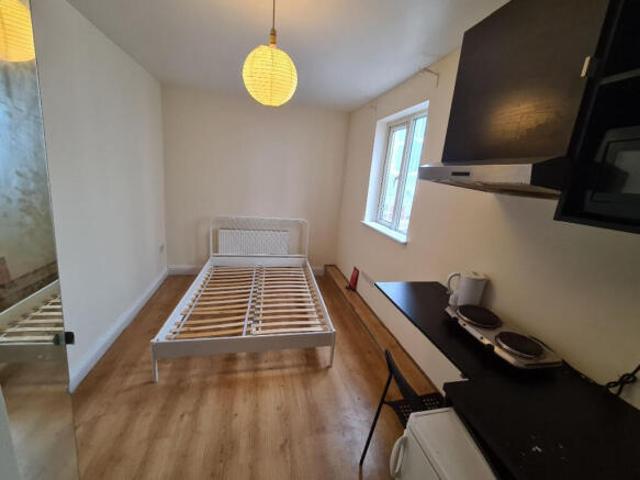 Studio for rent in Wembley, Greater London