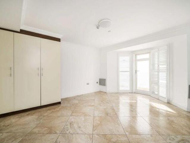 Studio for rent in Acton, Greater London