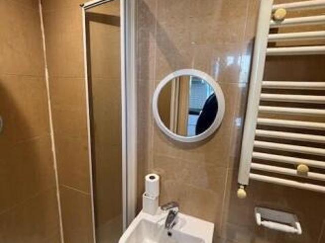 Flat for rent in Acton, Greater London