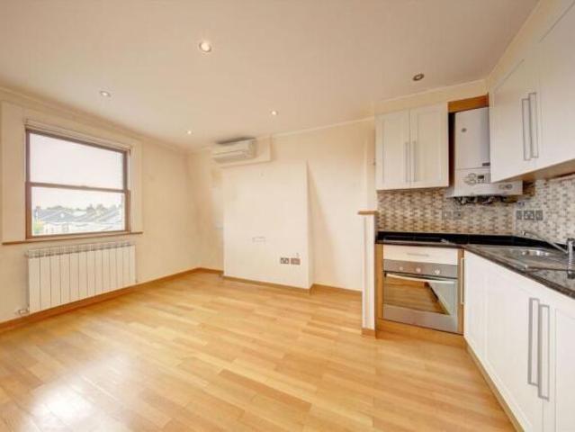 Studio for rent in Teddington, Greater London