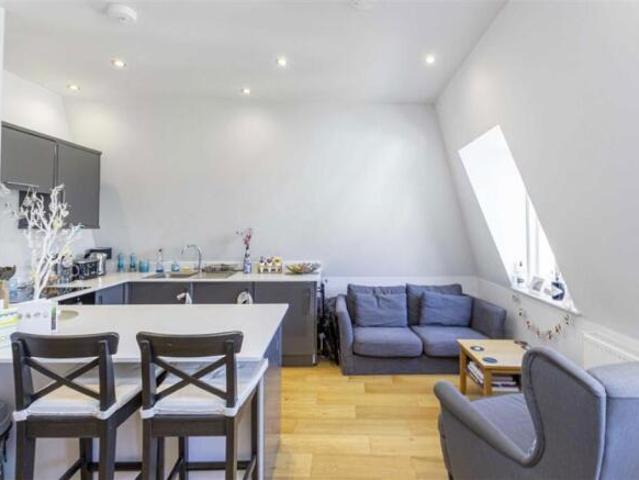 Studio for rent in Teddington, Greater London