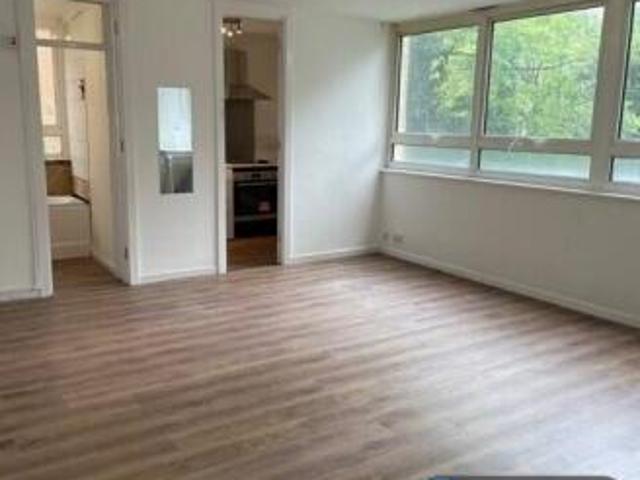 Studio for rent in Cat Hill