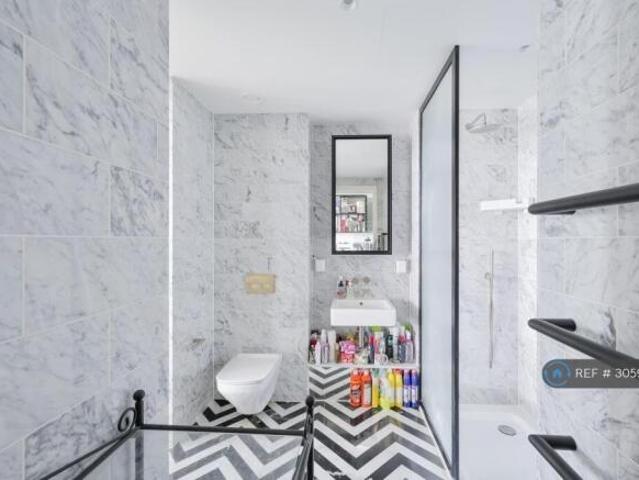 Studio for rent in Cat Hill, England