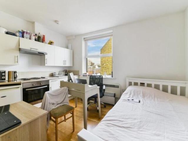 Flat for rent in Cat Hill