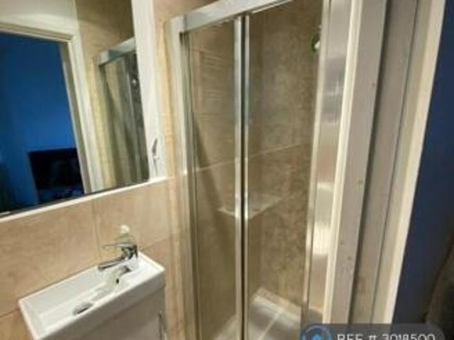 Studio for rent in Cat Hill