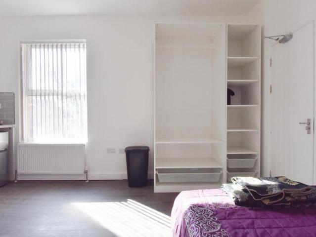 Studio for rent in Coundon, West Midlands