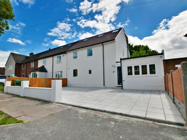 Studio for rent in Bromley