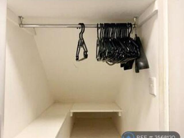 Studio for rent in Cat Hill