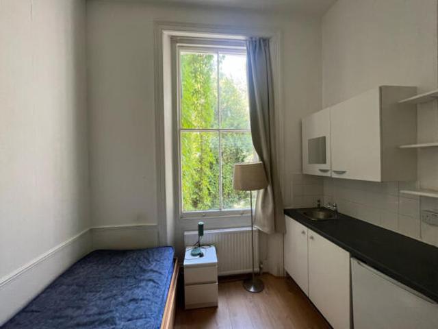 Studio for rent in Cat Hill