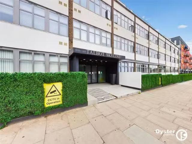 House for rent in Lane, Greater London