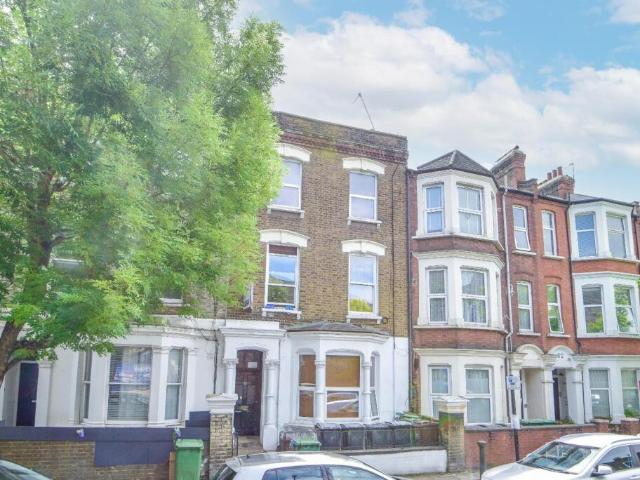 Studio for rent in West Hampstead