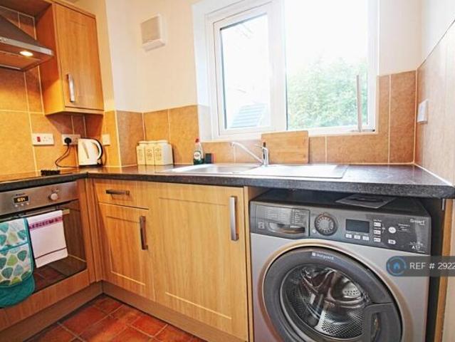 Studio for rent in Cat Hill