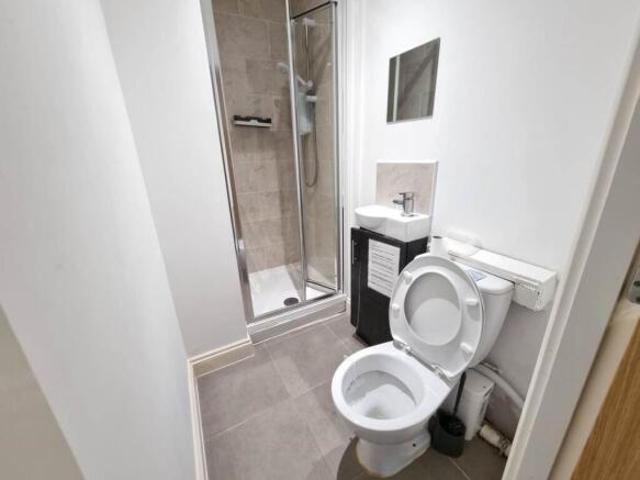 Studio for rent in Allerton, West Yorkshire