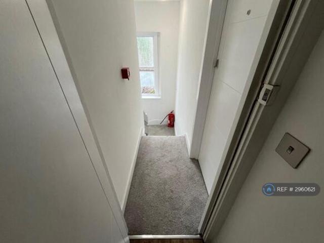 Studio for rent in Cat Hill