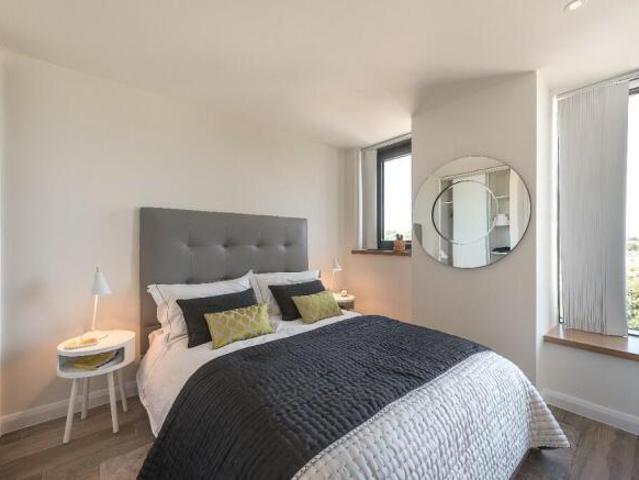 Studio for rent in Cat Hill