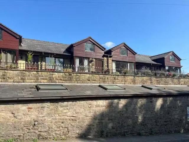 House for rent in Burnedge, Greater Manchester