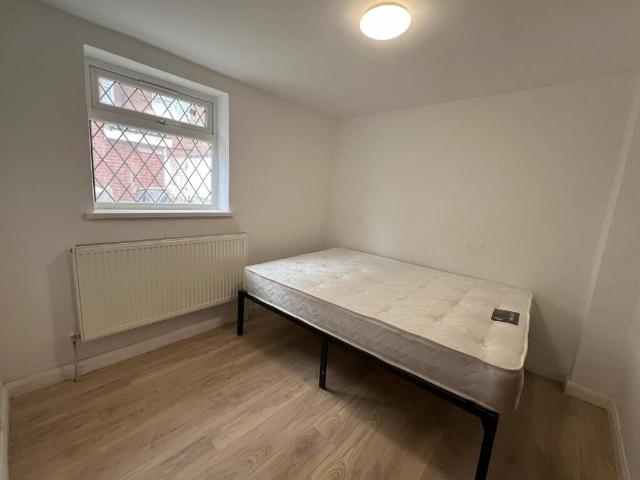 Studio for rent in West Drayton