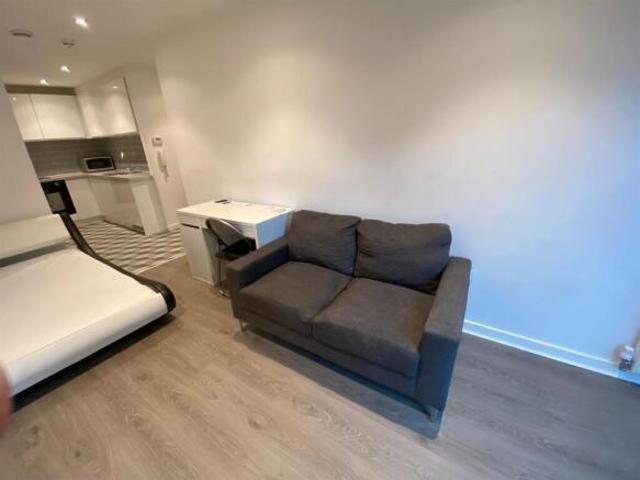 Studio for rent in Alverton, East Midlands
