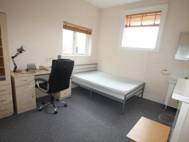 House for rent in Green Close, Warwickshire