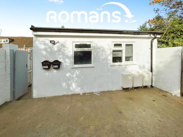 Studio for rent in Reading