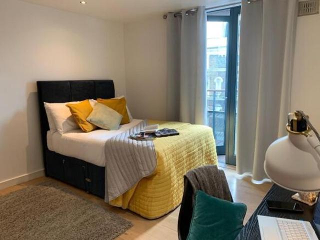 Studio for rent in Cat Hill