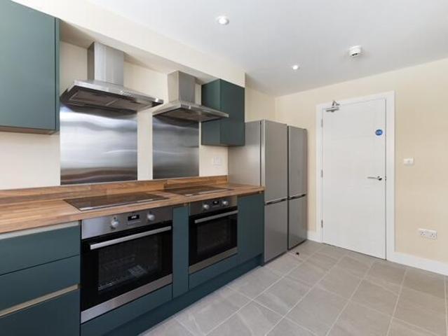 Studio for rent in Cat Hill, England