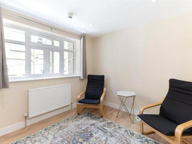 Studio for rent in Cat Hill