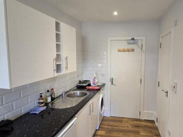 Studio for rent in Cat Hill
