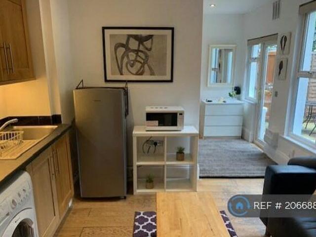 House for rent in Kingston Upon Thames, Greater London